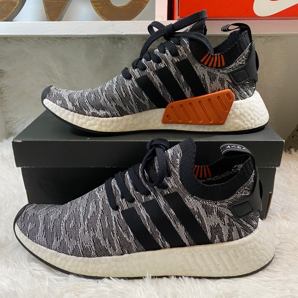 adidas nmd r2 black white future harvest